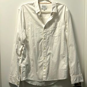 DU/ER Top Performance stretch white button down